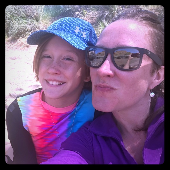 Meet your Poshers, Laurel & Ramona! - Picture 3 of 5